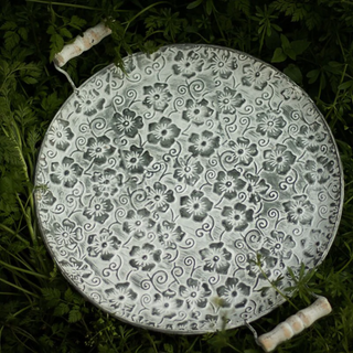 round-floral-embossed-galvanized-iron-tray-metal-serving-plate-with handles-kitchen-tableware-natural-home-decor