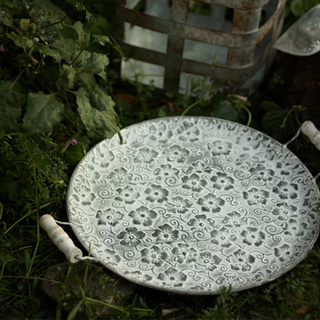 round-floral-embossed-galvanized-iron-tray-metal-serving-plate-with handles-kitchen-tableware-natural-home-decor