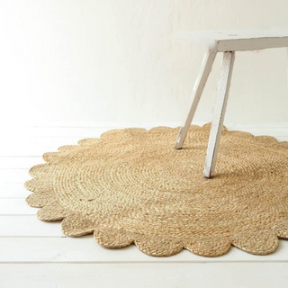 handwoven-round-scalloped-jute-cotton-rug-natural-boho-coastal-scandi-contemporary-home-decor