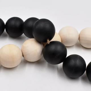 black-oversized-wooden-bead-garland-ornament-natural-home-decoration-accessory