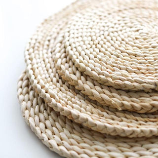 round-corn-husk-coasters-table-placemats-natural-home-decoration